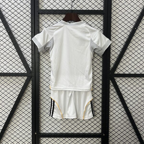 Conjunto Niño Real Madrid 2025/26 - Imagen 2