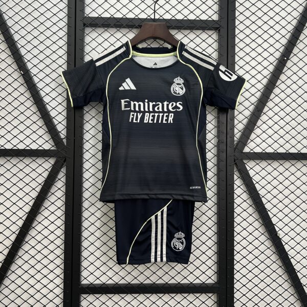 Conjunto Niño Real Madrid 2025/26