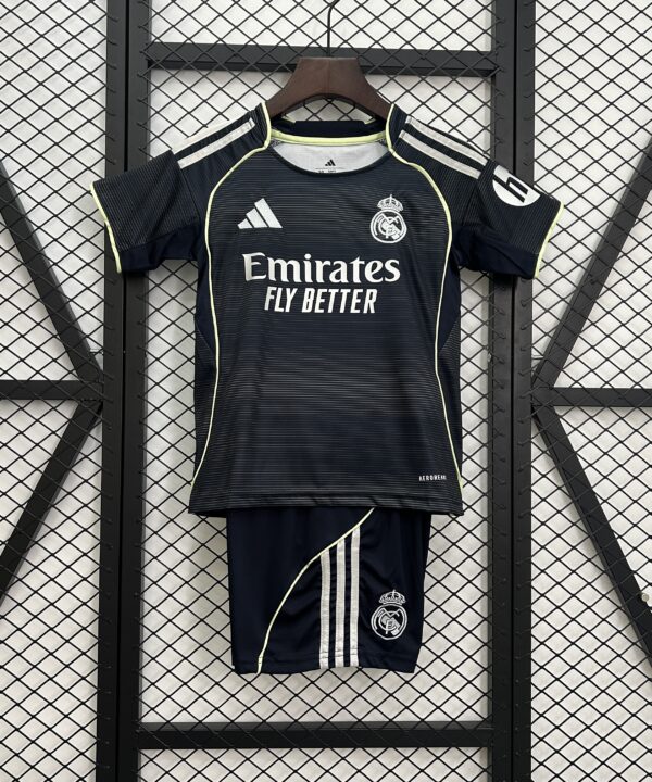 Conjunto Niño Real Madrid 2025/26