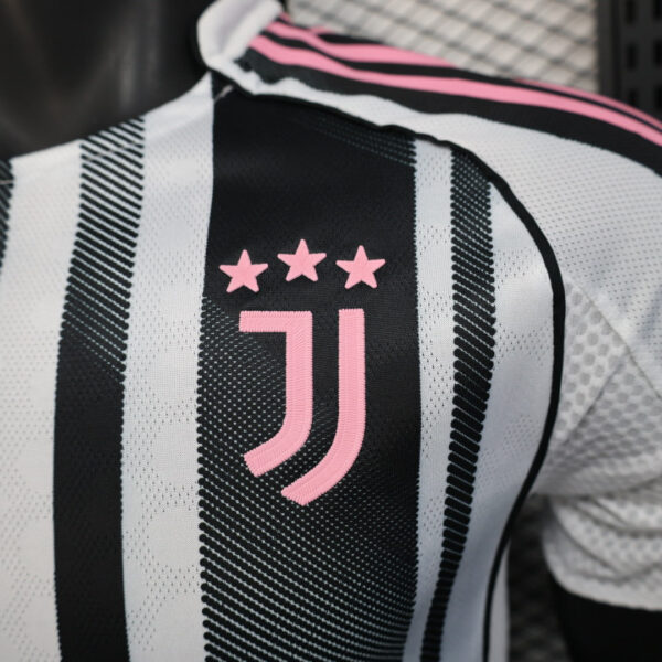 Juventus 2025/26 PLAYER VERSION - Imagen 3