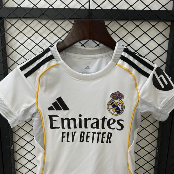 Conjunto Niño Real Madrid 2025/26 - Imagen 3